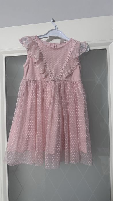 Продам нарядные платья для девочек