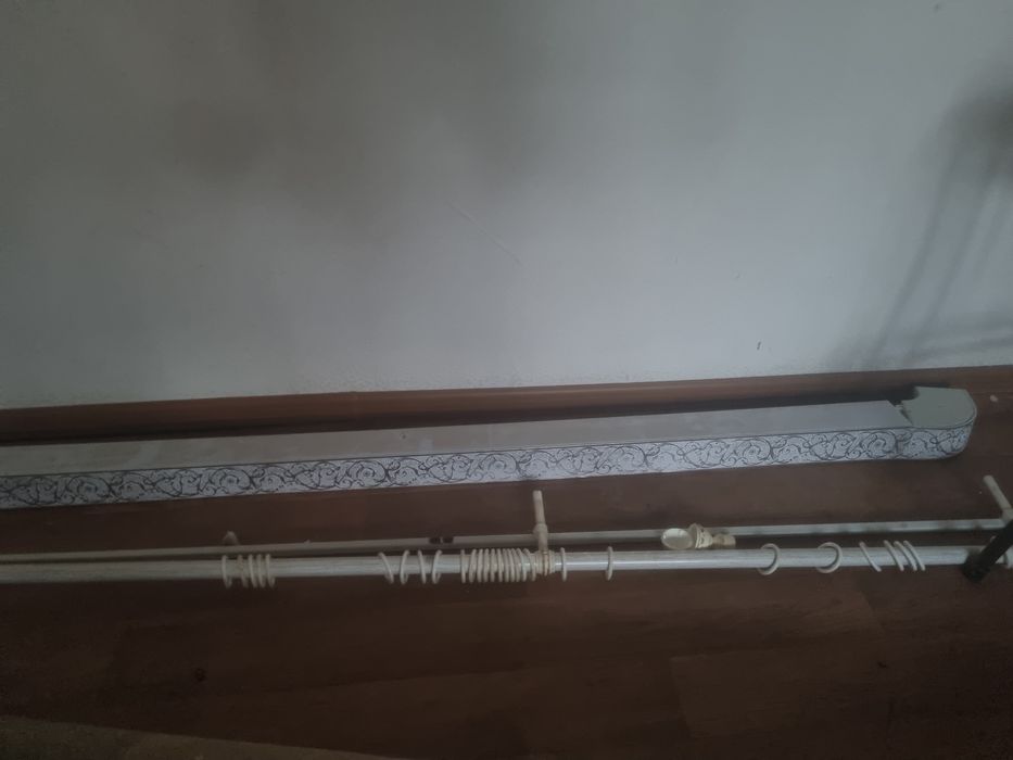 Карнизы срочно продам