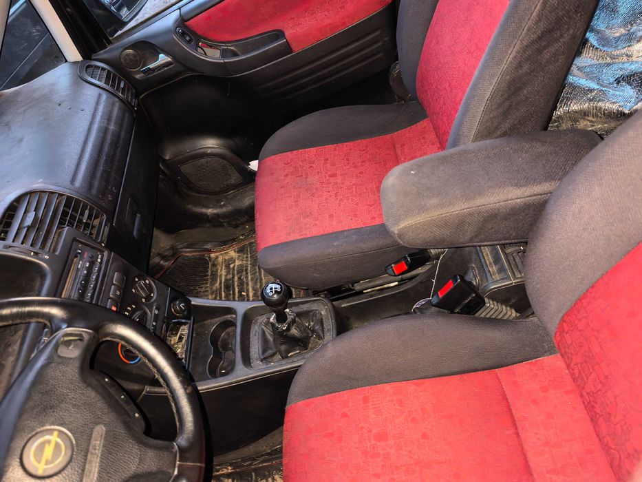 Опел Зафира А, Безин, на Части!