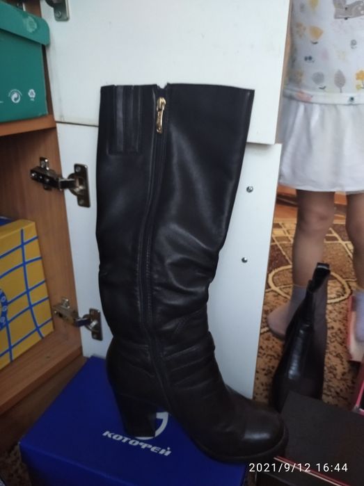 Кожаные сапоги 10.000