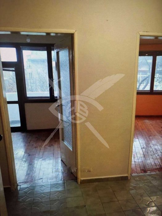 Продава се Тристаен апартамент в Бургас, Център - 72 кв.м за 1027 €/кв.м - Снимка #1