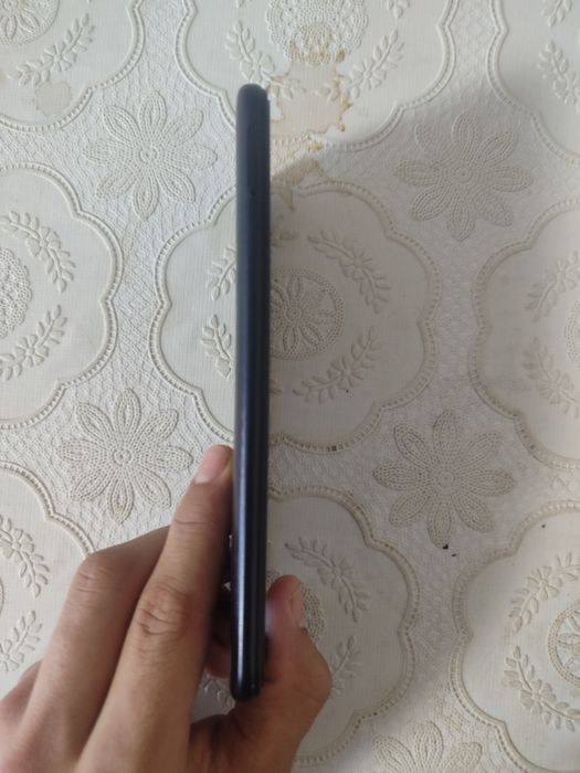 Redmi 9C holati yaxshi ekran almashmagan laminati bilan turibdi