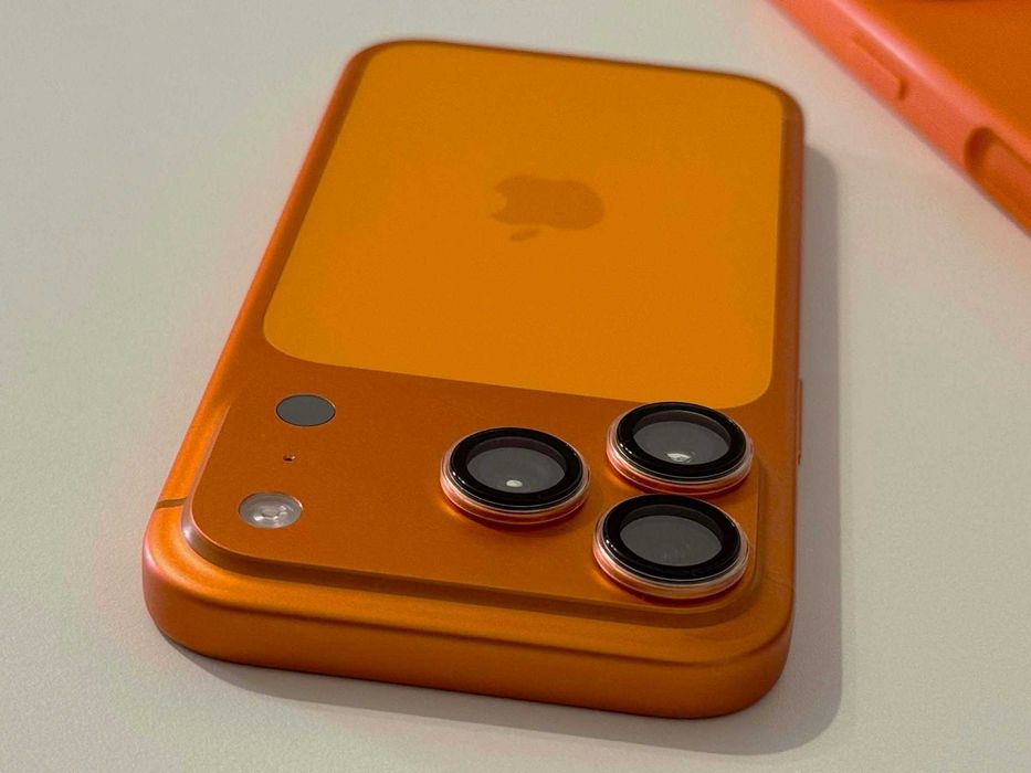 Бартер! Като НОВ! iPhone 17 Pro Cosmic Orange (Оранжев)