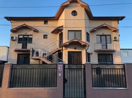 contecții metalice Porți Gardurı Balustrade hale Ivetalice