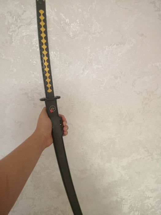 Продам катану деревянную