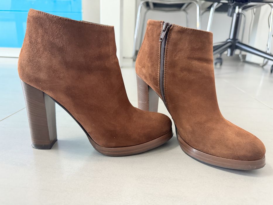 Botine piele intoarsa naturala, marime 38