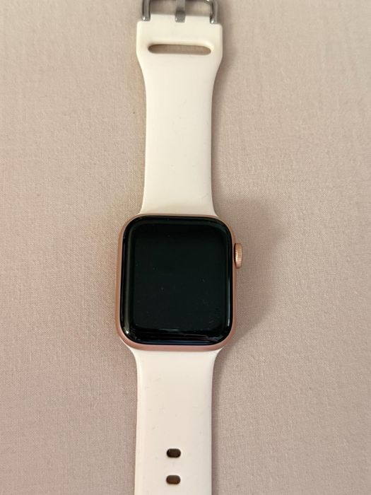 Apple Watch SE 40mm Gold Aluminum