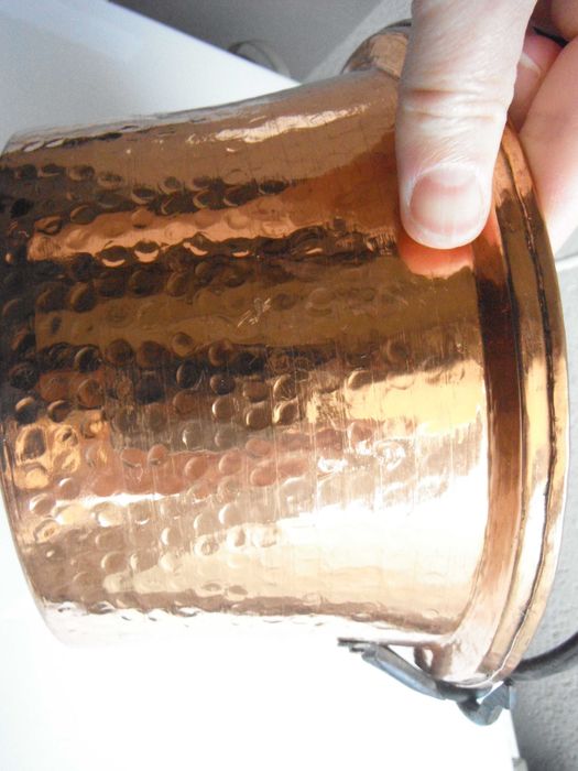 Голямо медно котле и чайник от мед с дървена дръжка