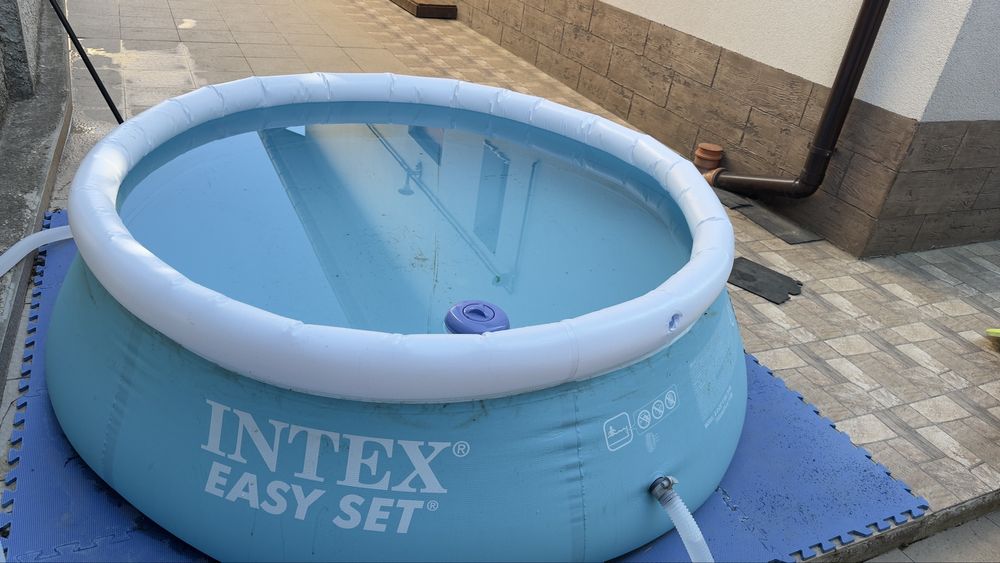Продавам Басейн Intex Easy Set + Филтърна помпа C530 – Пълен комплект