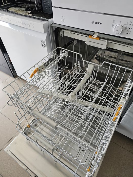 Съдомиялна за частично вграждане Míele