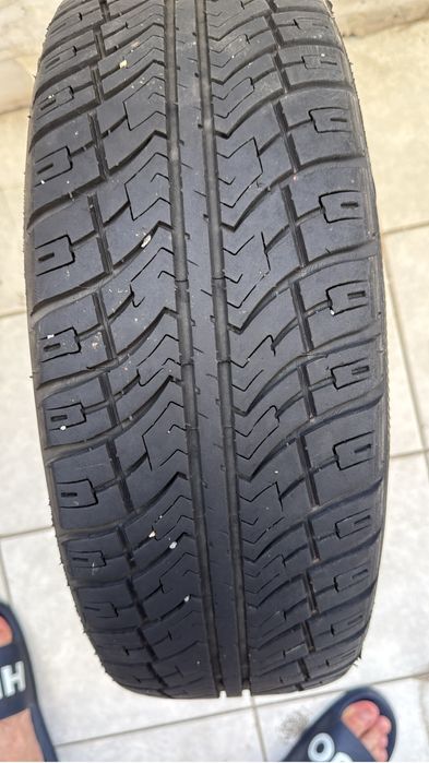 Продам 4 шины на дисках 14