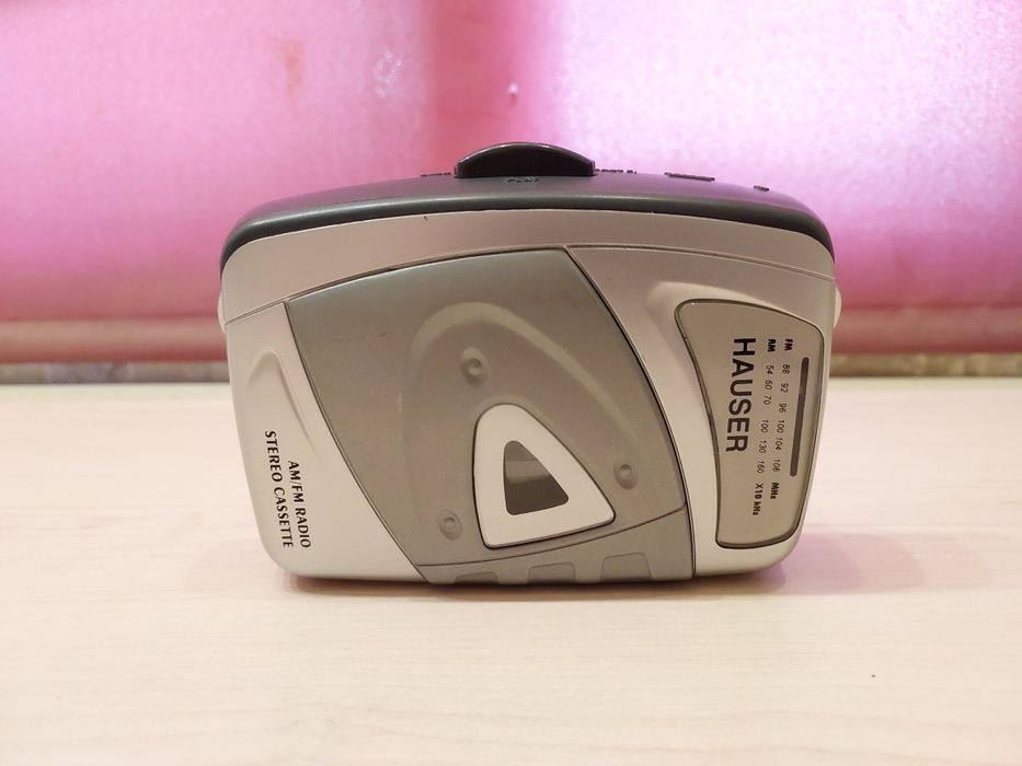 Walkman Stereo Cassette AM/FM radio Hauser ca nou.
