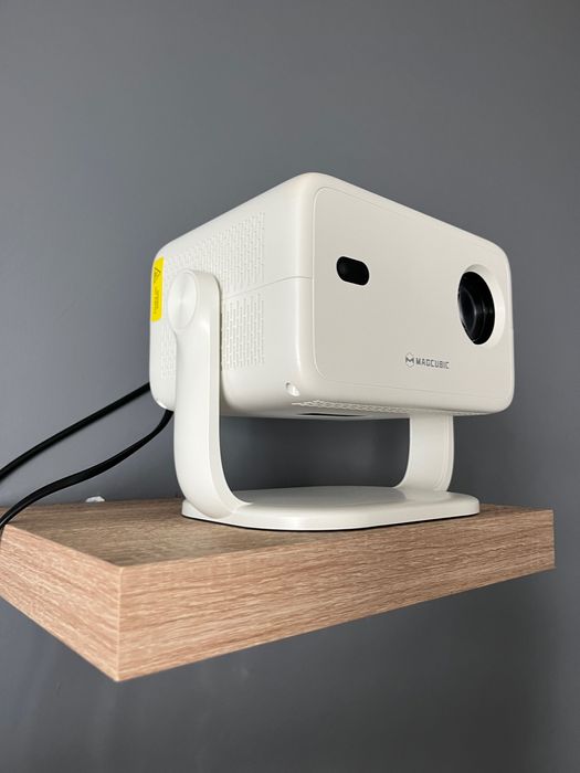 Нов Проектор Magcubic L018