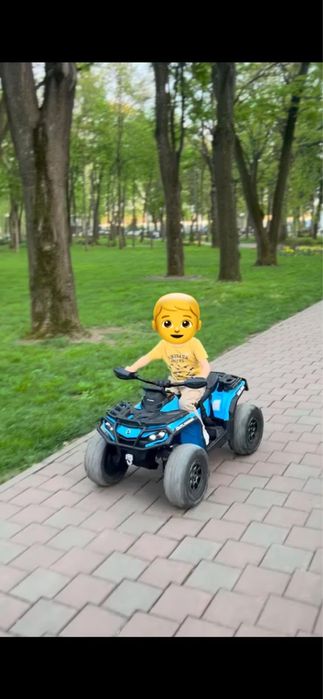 ATV electric 4x4 Can-Am Outlander, 2 copii, 24V, roti cauciuc EVA, albastru