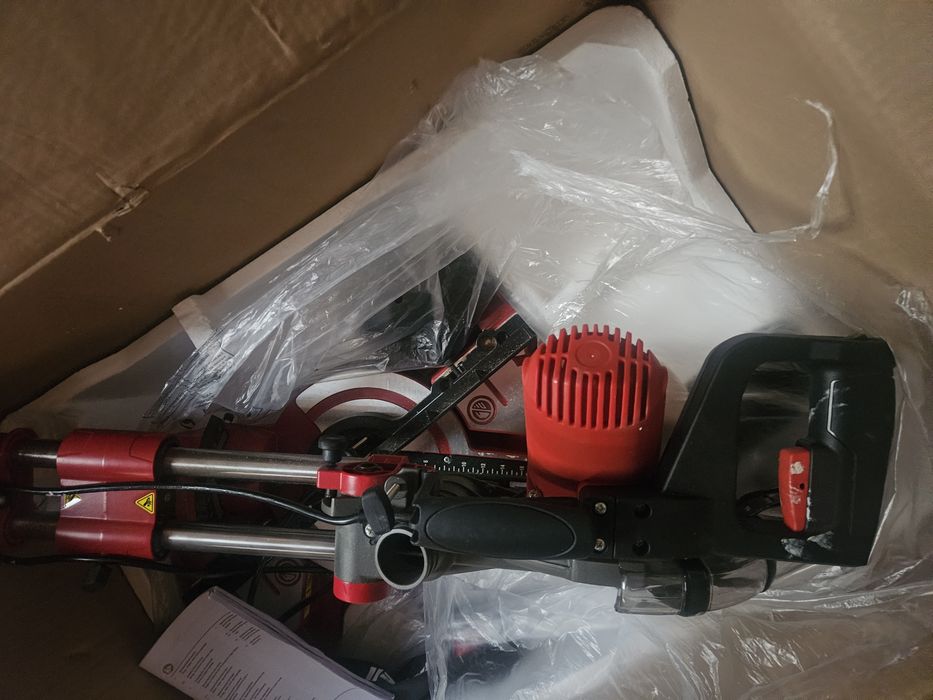 Fierăstrău circular staționar Einhell cu glisare, 216 mm