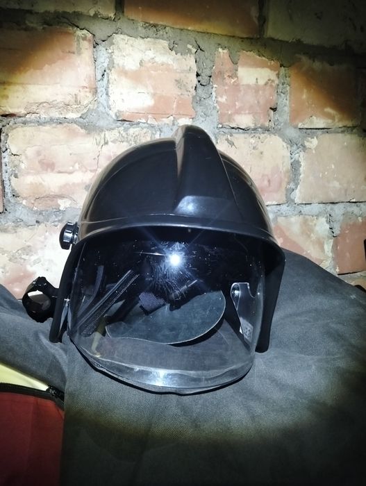 В наличии 2 каски новых