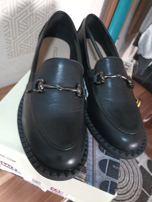 Продам лоферы новые