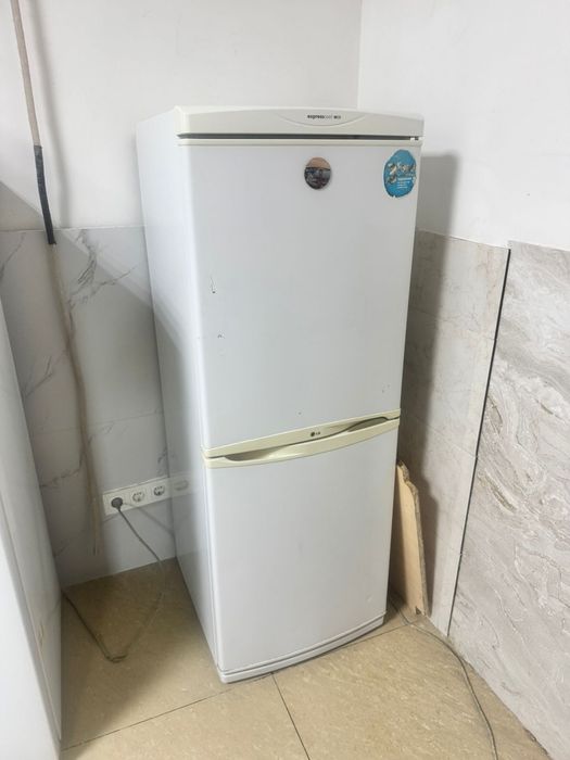 Продам холодильник  LG