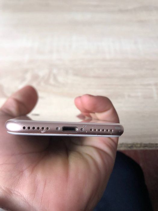 Iphone 8 alishmagan hamma joyi radnoy.