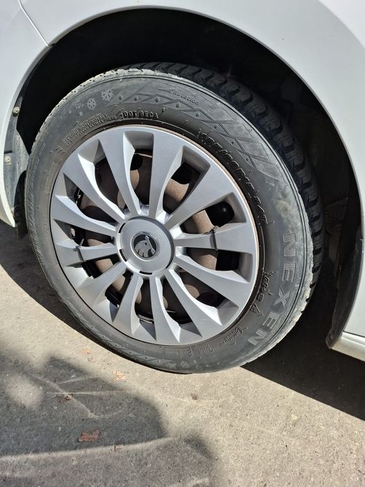 Vând jante Skoda Rapid