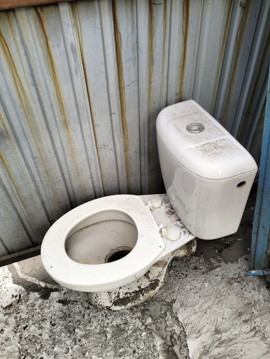 Продам унитаз б.у