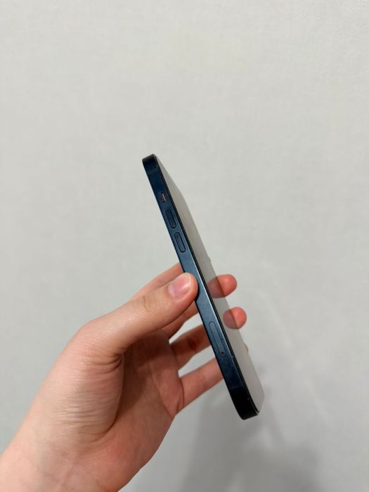 Продаю iPhone 13 128 синий