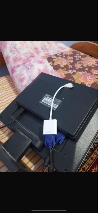 Продаю старые мониторы и телевизоры