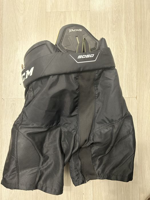 Продам хоккейные шорты