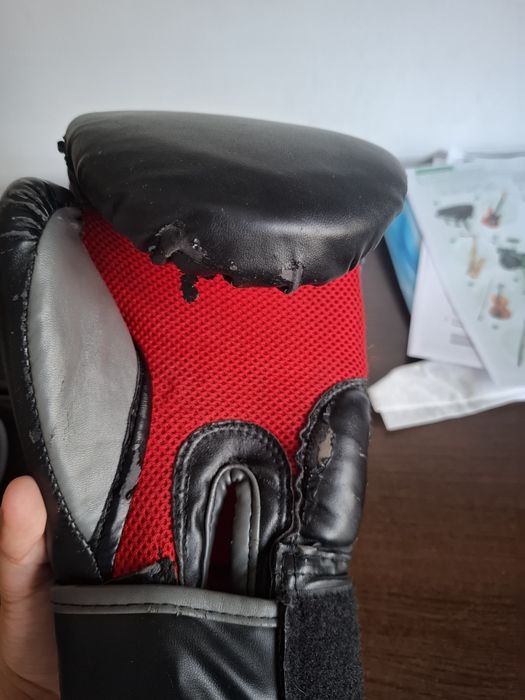 Боксерские перчатки для взрослых и подростков