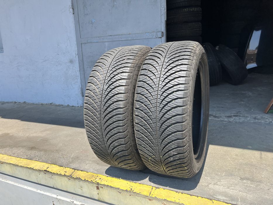 2 бр. летни гуми 215/55/17 GoodYear 6,5 mm DOT 2220