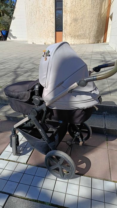 Бебешка количка Kinderkraft Moov 2