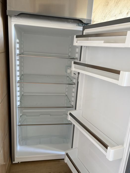 Vand frigider nou, nefolosit