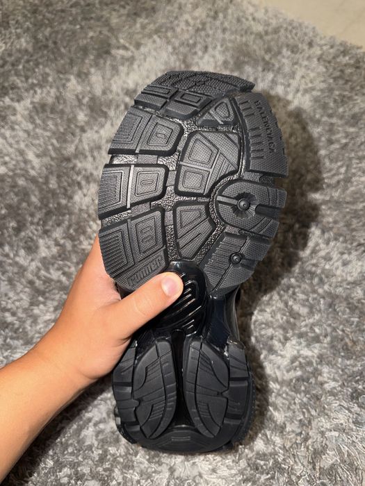 Balenciaga Runners graffiti black