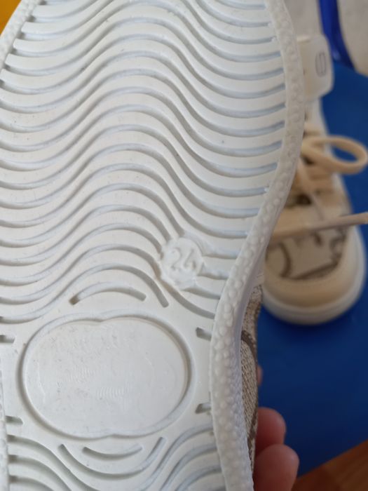 Продам ботинки для девочки