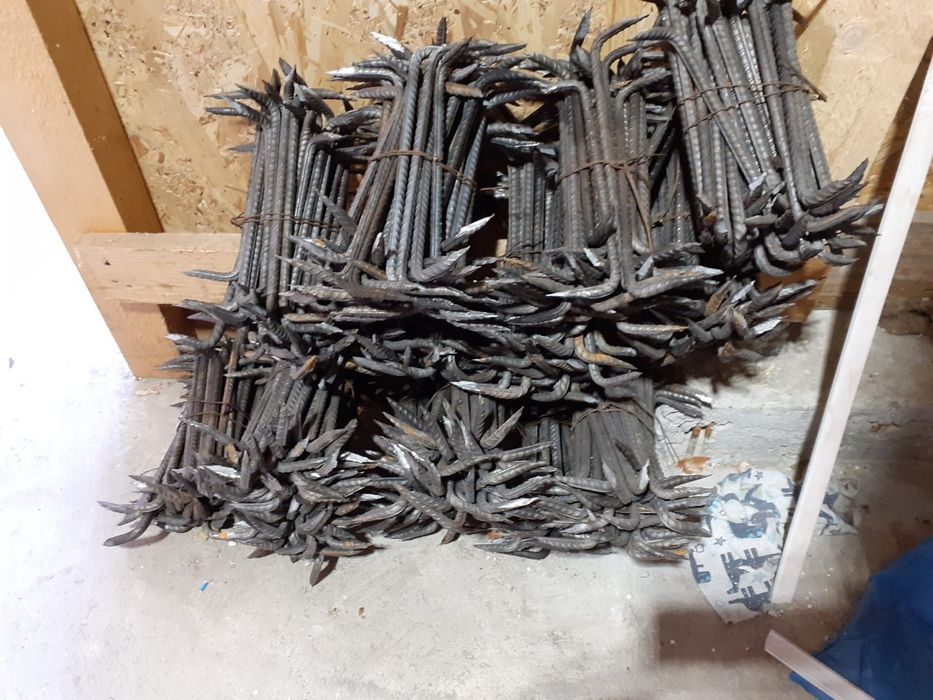 Scoabe din fier striat