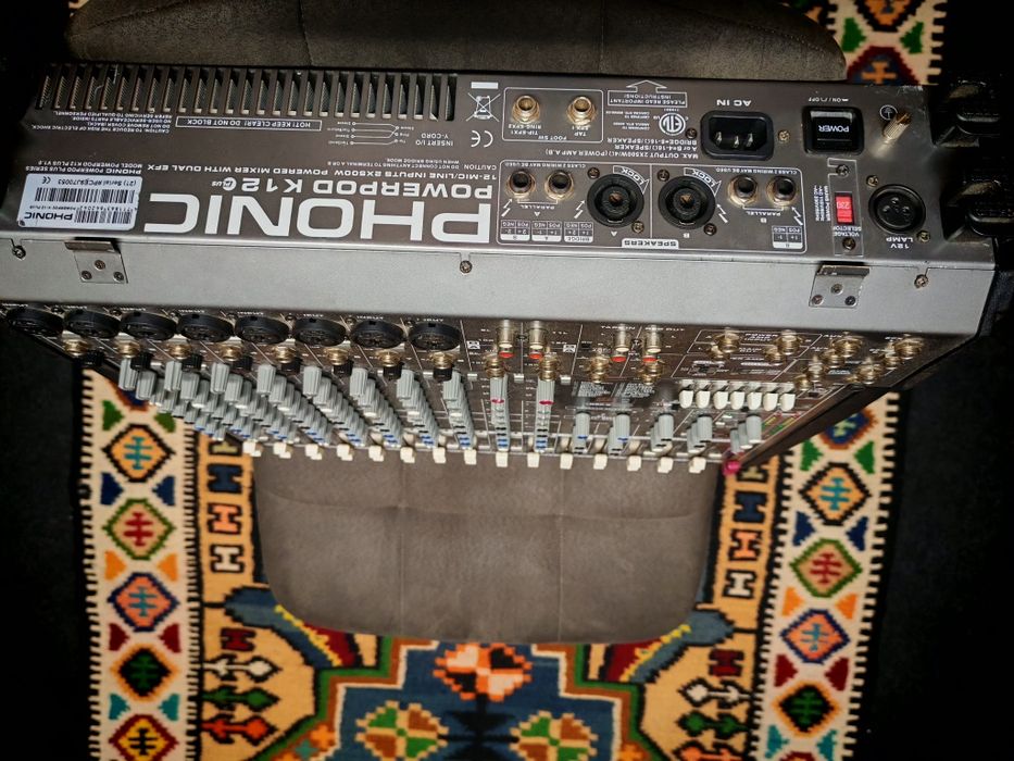 Vând mixer analog PHONIC K12 POWERPOD
