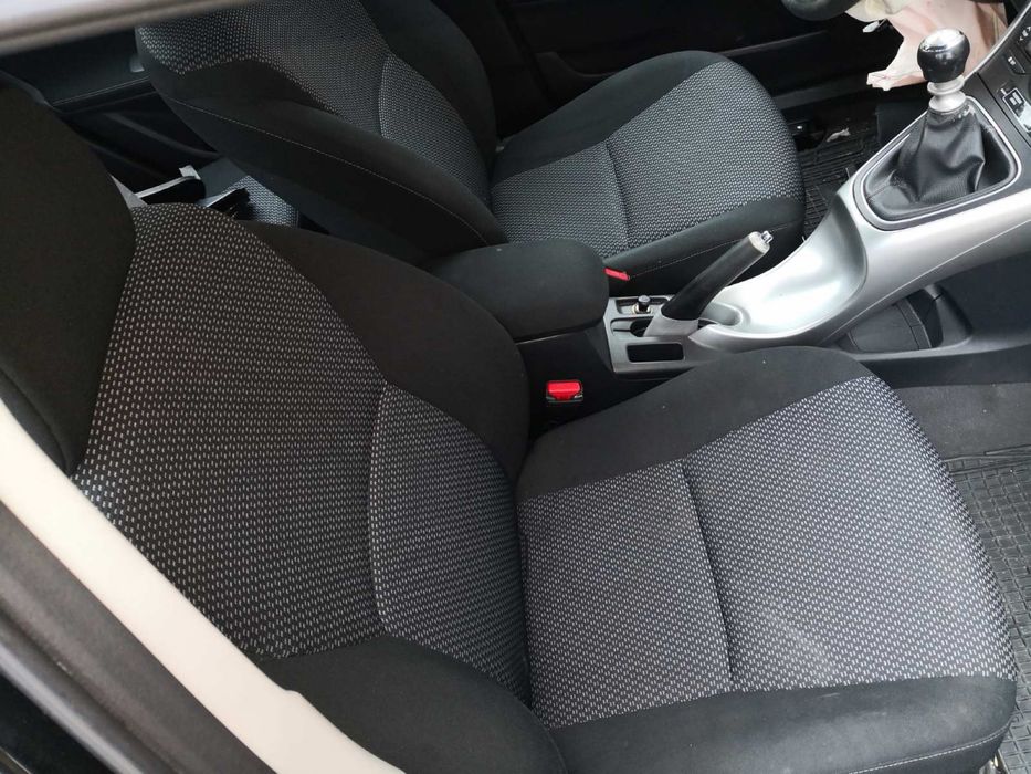 Toyota Auris тойота Аурис 1.33 VVT-i .99кс!!! На Части!!!