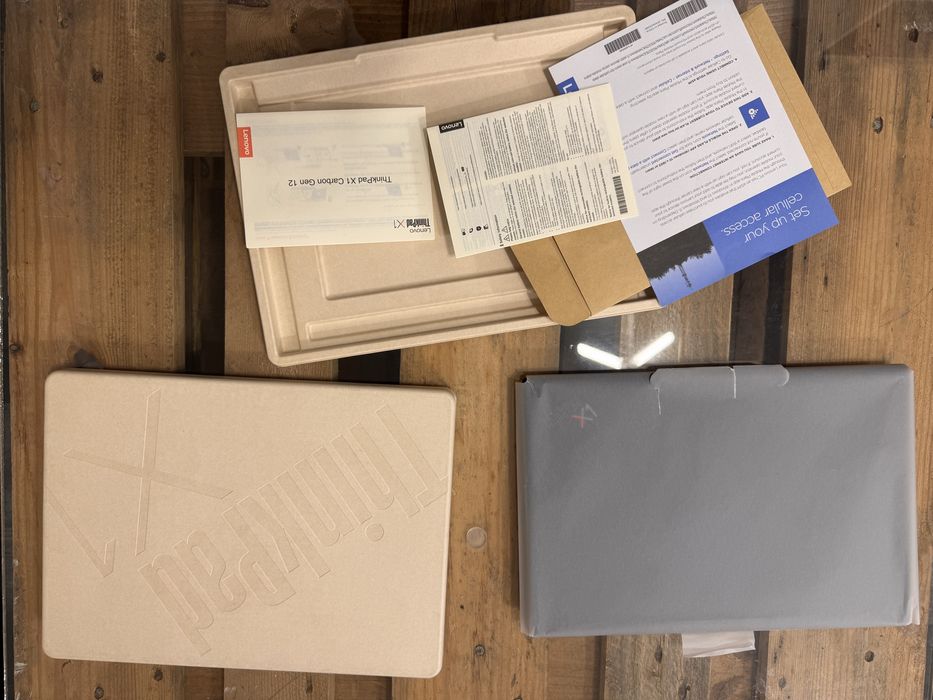 Lenovo ThinkPad X1 Carbon Gen 12