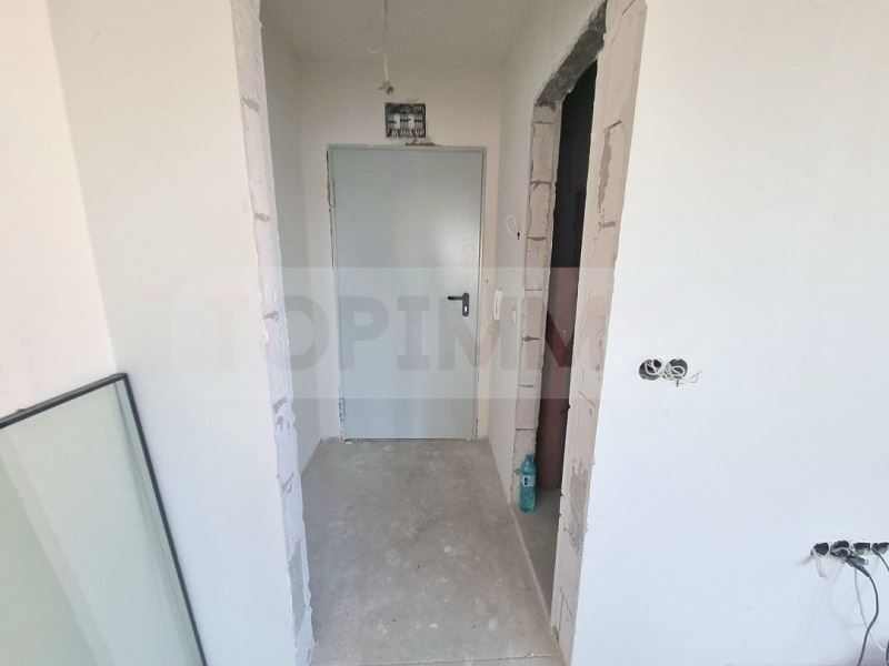 Продава се Двустаен апартамент в Варна, Погреби - 75 кв.м за 1467 €/кв.м - Снимка #9