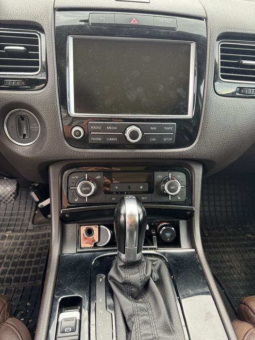 VOLKSWAGEN Touareg 2011 — imagine 5