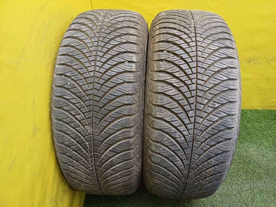 Шины 205/60 R15 Goodyear пара.