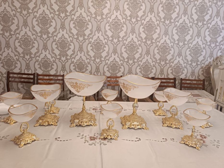 Cervis bogema dvenadsat person