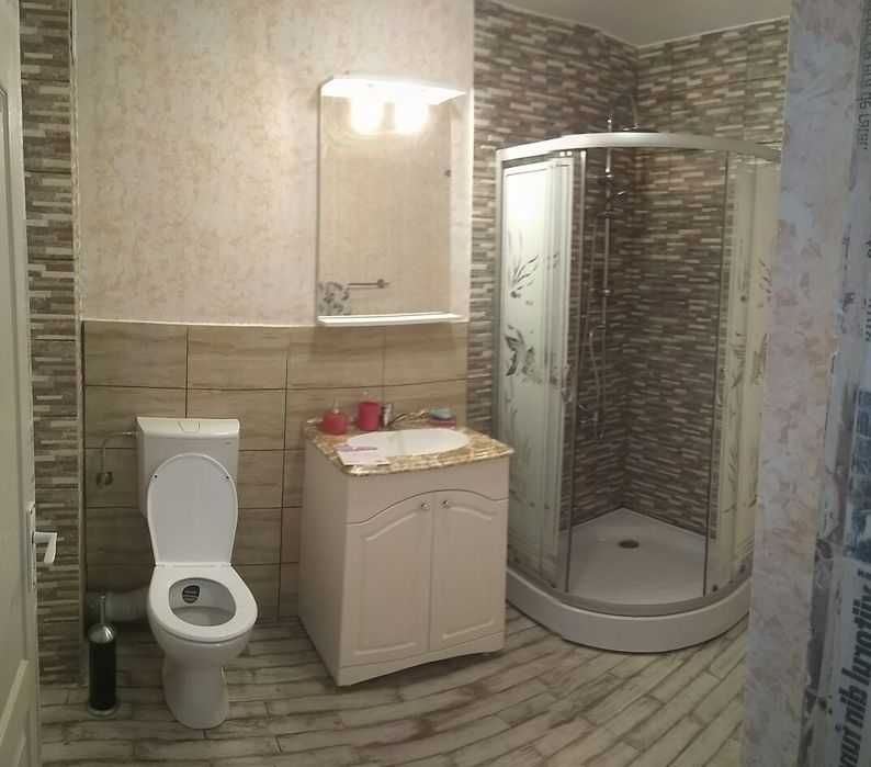 Apartament 2 camere + bucatarie cu loc de luat masa, de inchiriat