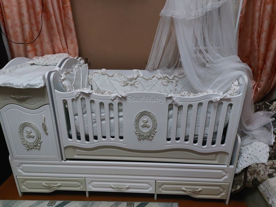 Детская кроватка