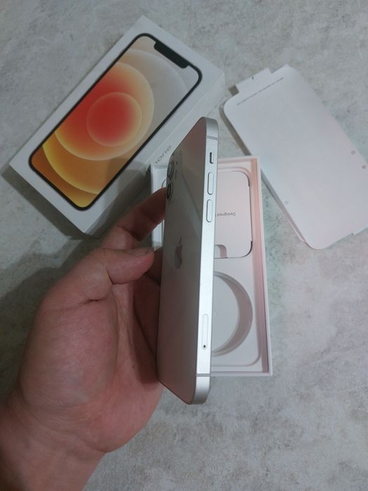 IPhone 12 128Гб в идеале