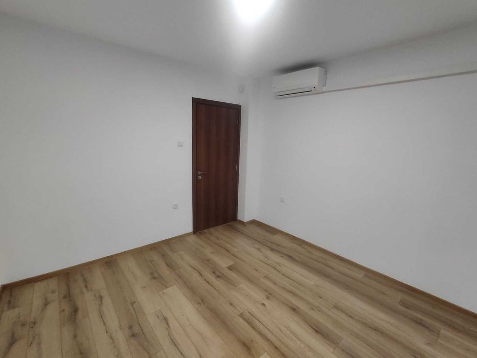 Продава се Офис в Варна, Левски - 110 кв.м за 4 €/кв.м - Снимка #8