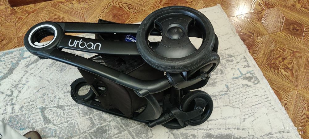 Продается коляска Chicco