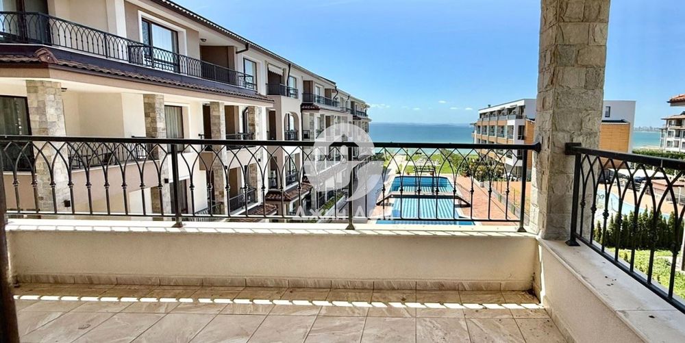 Продава се Тристаен апартамент в Бургас, Сарафово - 140 кв.м за 1439 €/кв.м - Снимка #7