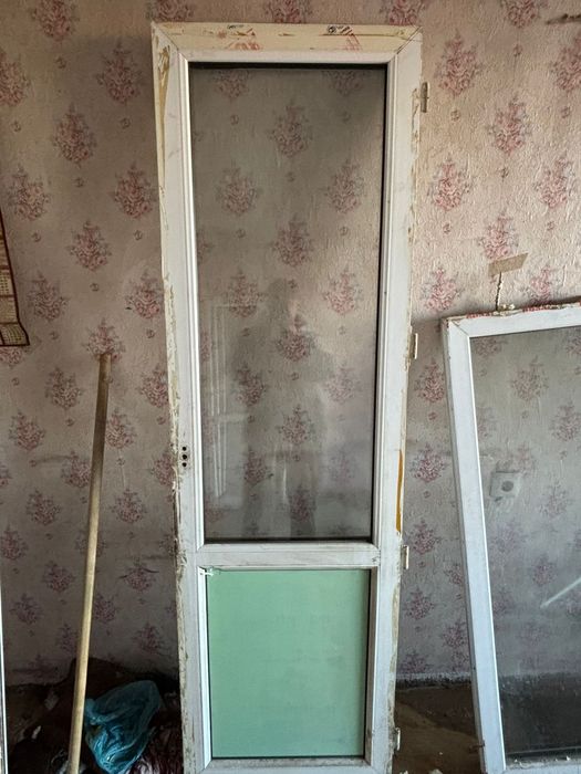 Двери,окна б/у по низкой цене