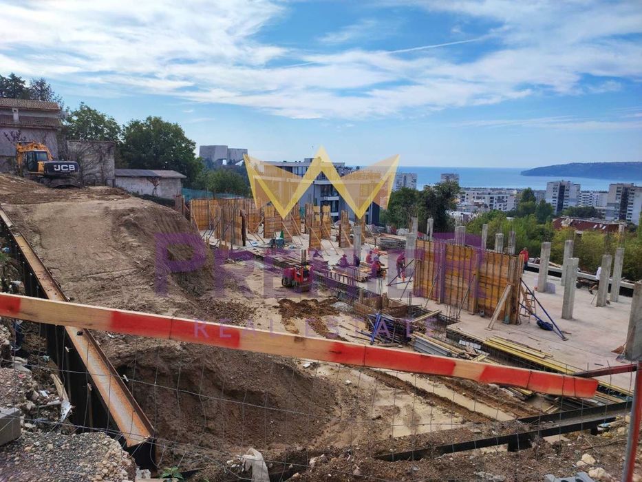 Продава се Двустаен апартамент в Варна, Бриз - 79 кв.м за 1716 €/кв.м - Снимка #2